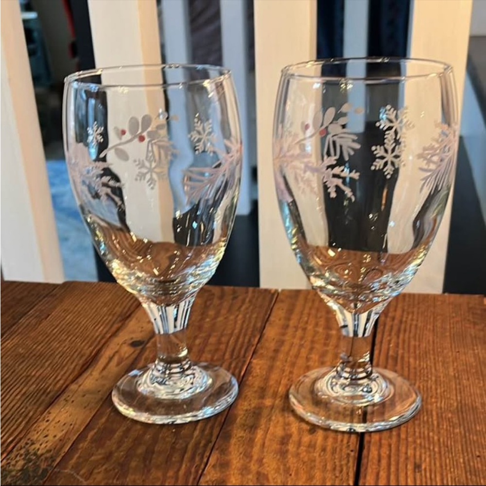 Elegant Holiday Wine Glass Set - Picture 2 of 3
